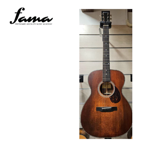 eastman e3ome cla full solid with fishman sonitone with guitar bag casing padded